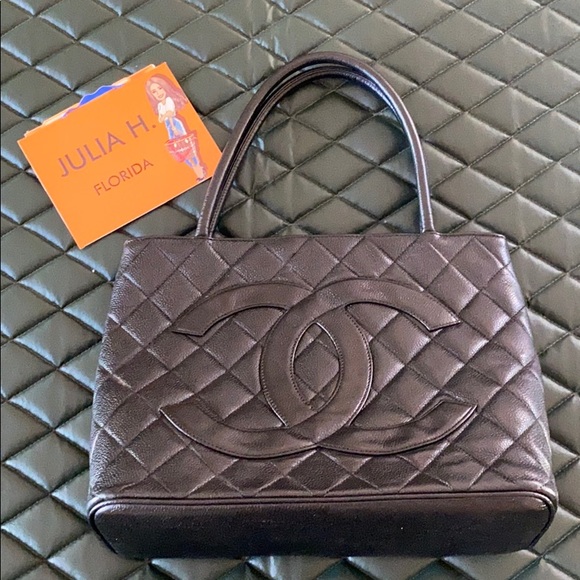 AUTHENTIC Chanel Caviar Quilted Medallion Tote ๐ - Picture 3 of 15